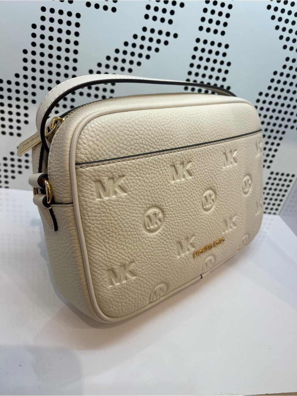 Michael Kors Jet Set Travel Large Logo Debossed EW Camera Crossbody Bag
Lt Cream - Picture 2 of 16